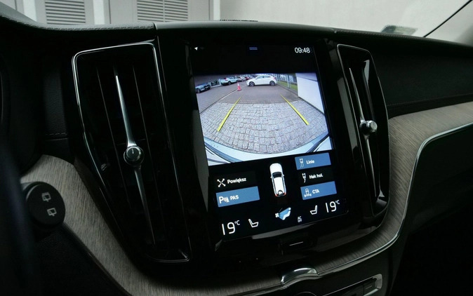 Volvo XC 60 cena 129900 przebieg: 161200, rok produkcji 2019 z Rzgów małe 596